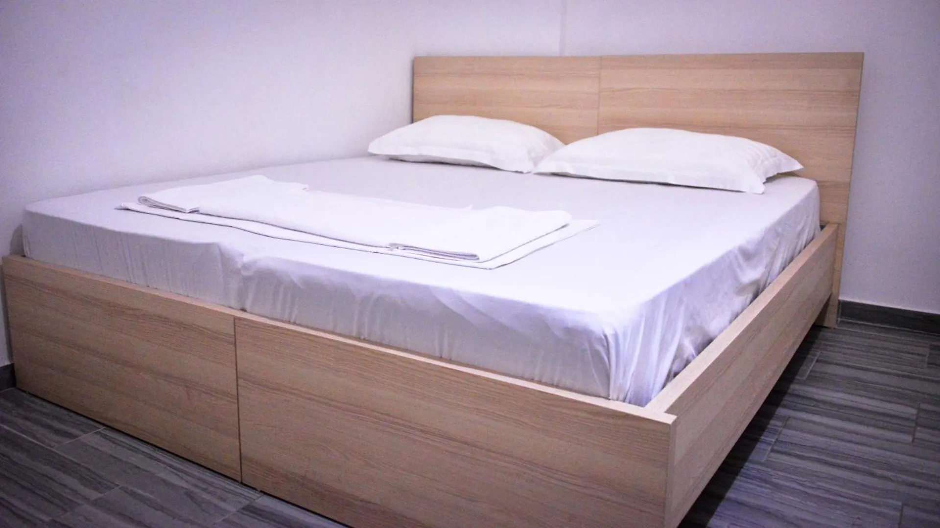 Kristi'S Guesthouse Golem  0*, Golem (Tirana)