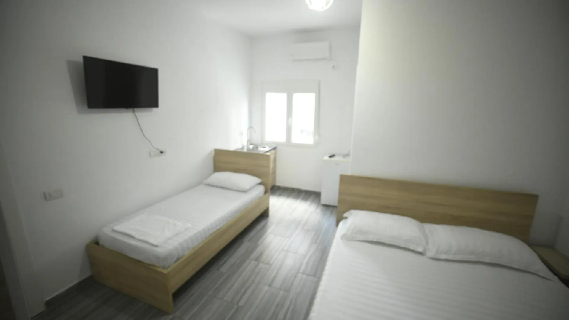 Kristi'S Guesthouse Golem  Albania