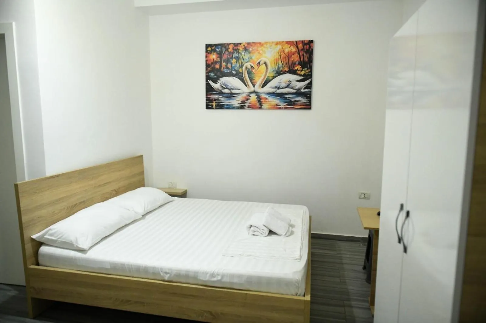 Kristi'S Guesthouse Golem  Albania